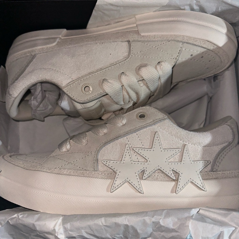 White Star Sneakers